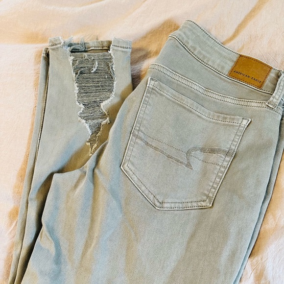 Distressed American Eagle Jeans - Picture 5 of 5